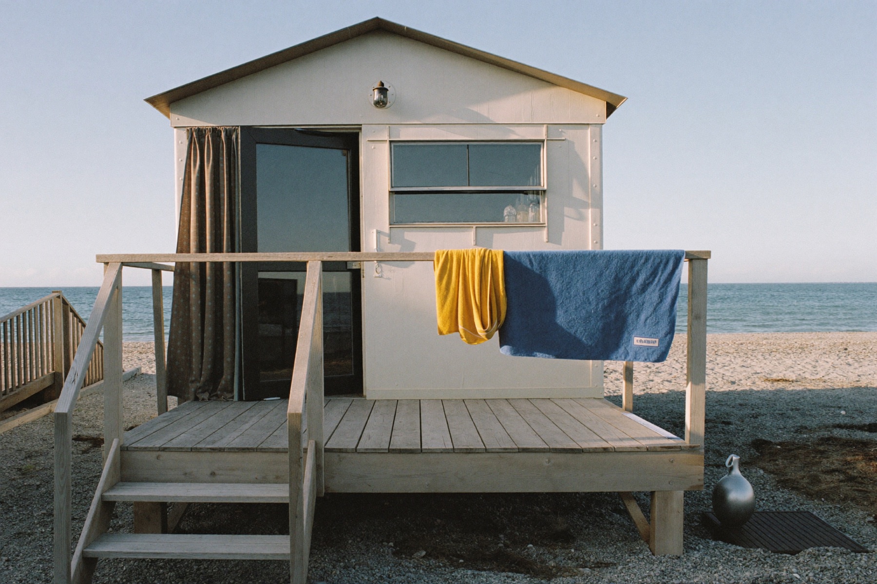 Beach cabin with a small deck